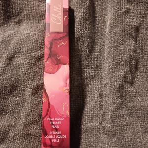 ***FREE WITH PURCHASE ***Chella Dual Liquid Eyeliner in Blue/Black